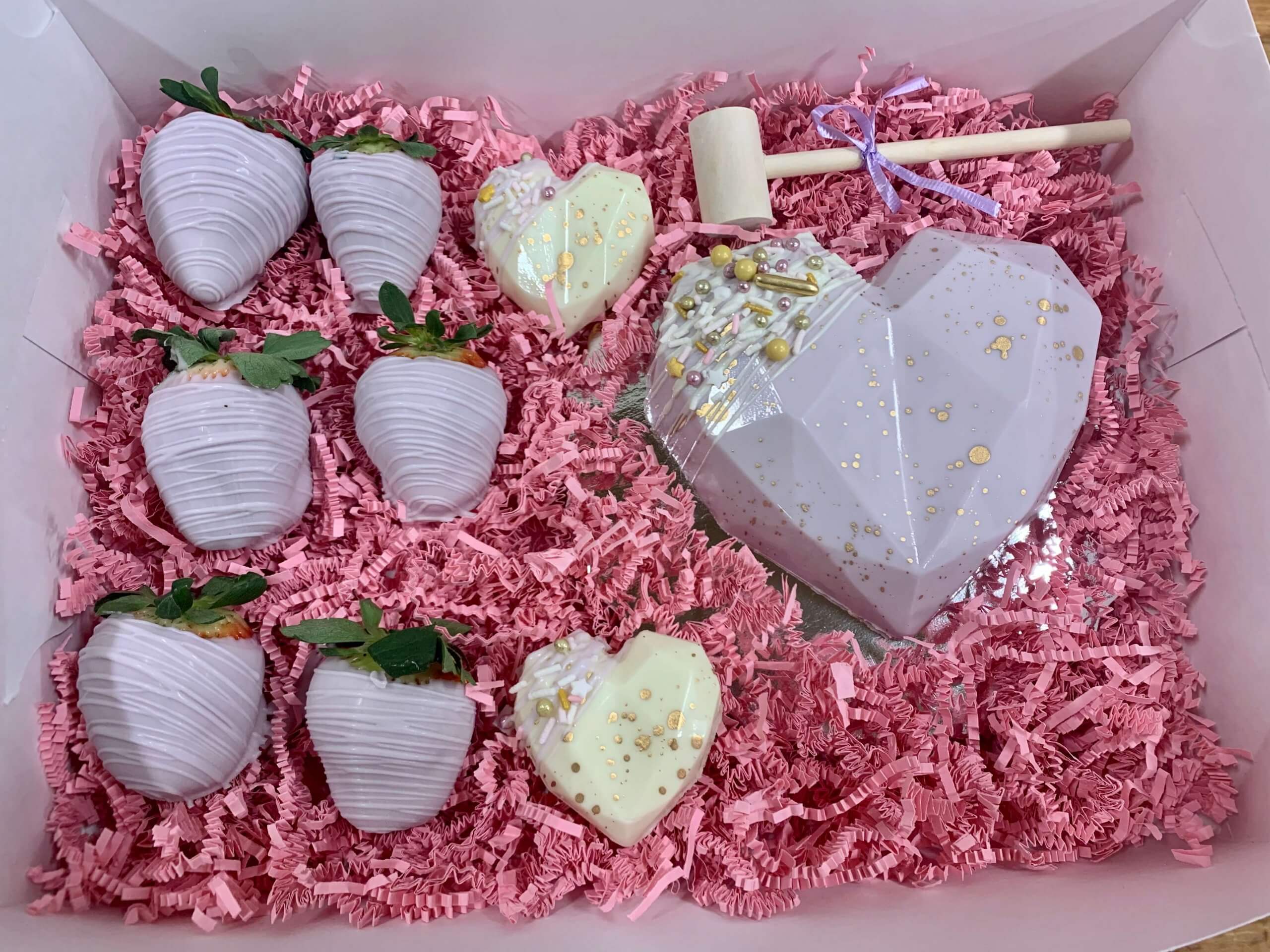 *Smash Heart Gift Box* - Angelos Italian Bakery & Market